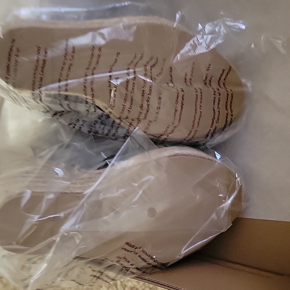 Size 9 black wedges - Picture 2 of 3